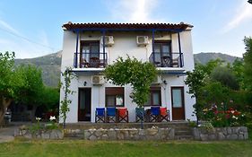 Mirsini Apartments